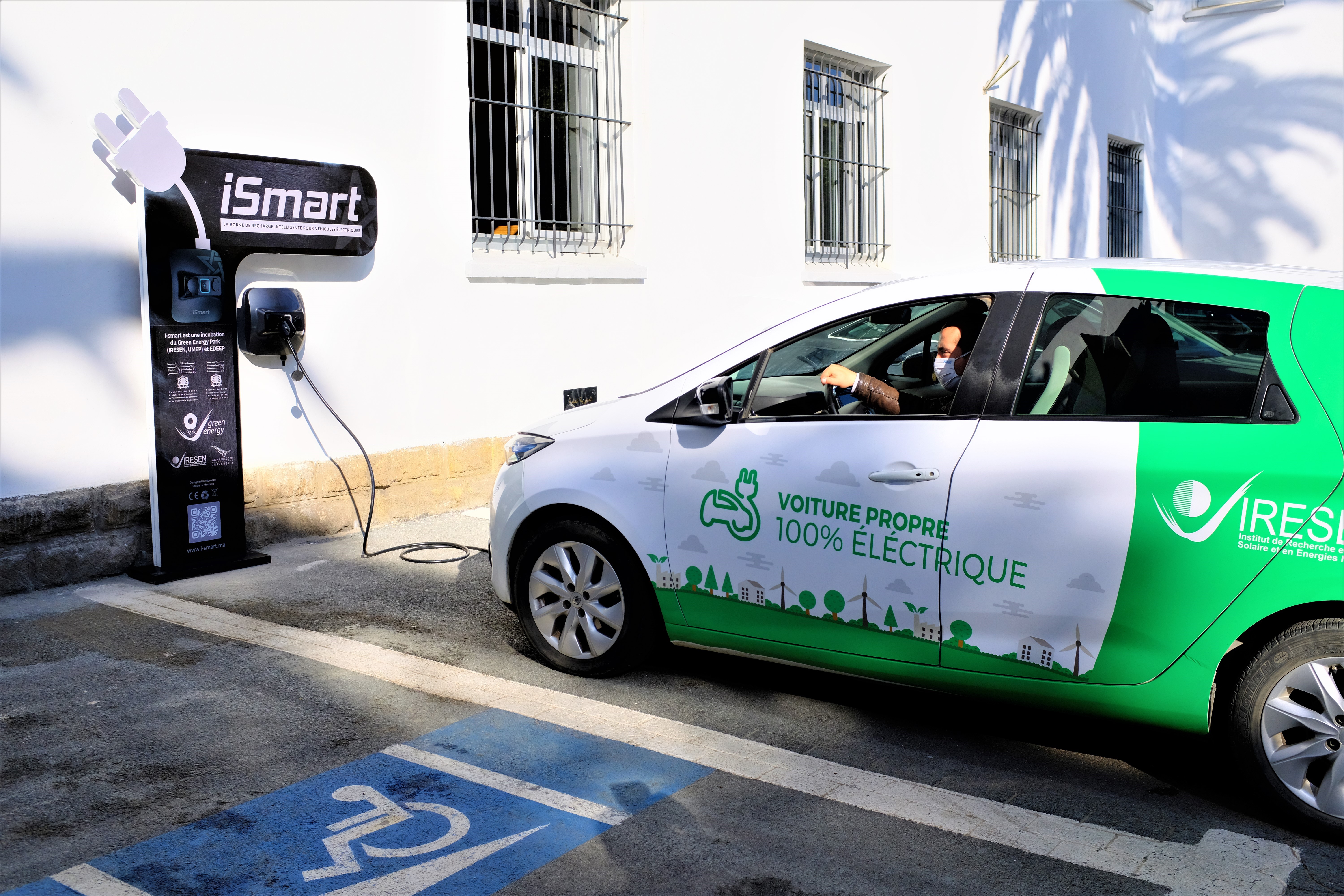 Véhicules électriques: iSmart, une borne de recharge intelligente 100% marocaine