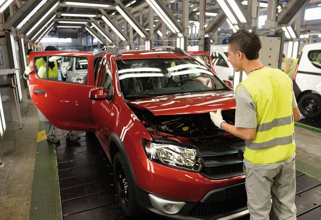 Renault ajuste sa production face à la pénurie de composants électroniques