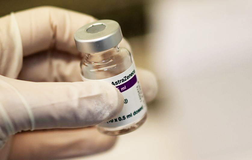 Vaccin AstraZeneca: 7 décès à la suite de caillots sanguins au Royaume-Uni (MHRA)