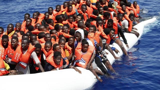 Maroc: la marine royale porte secours à 244 migrants clandestin en Atlantique Nord et en Méditerranée