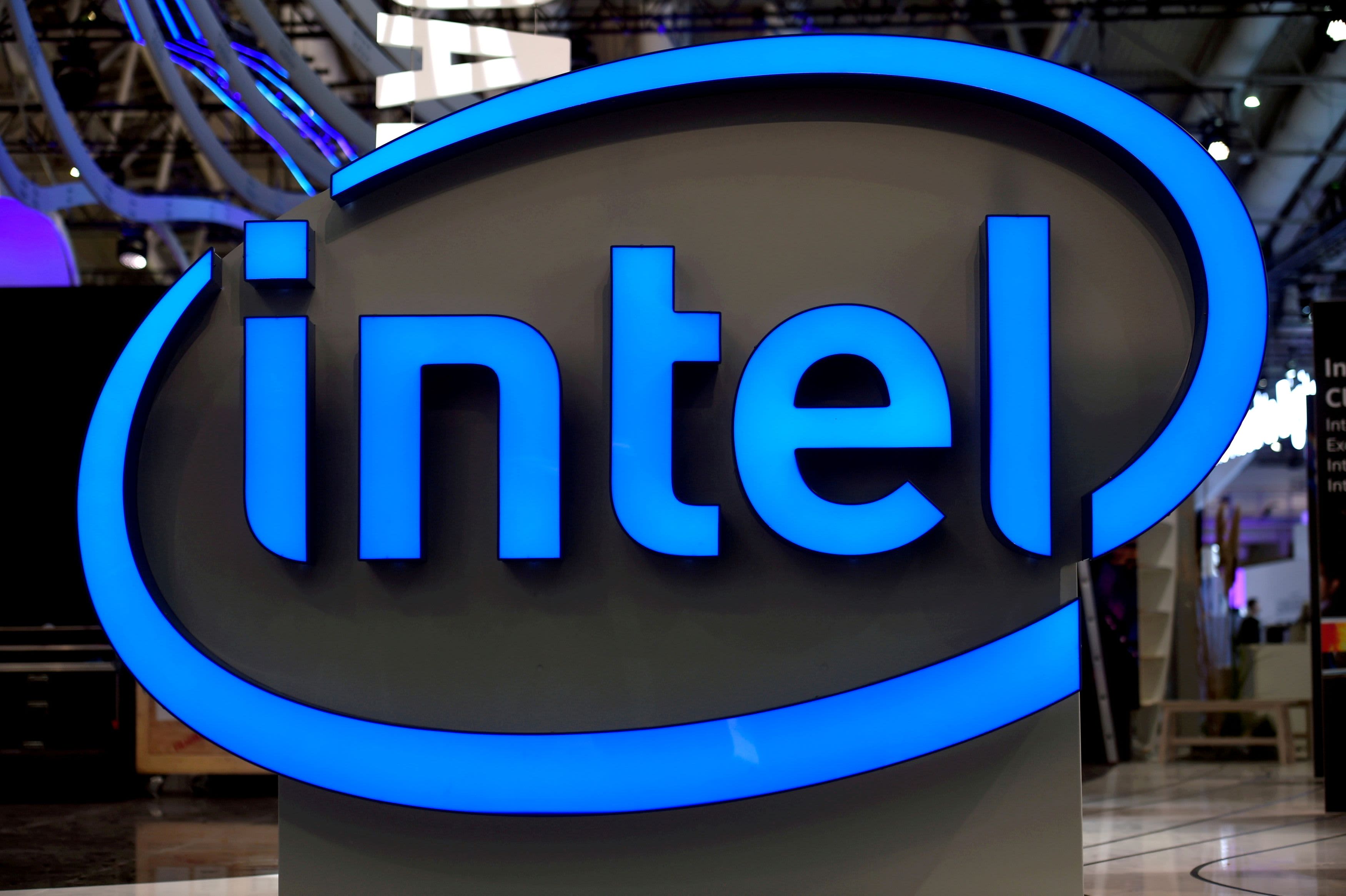 Semi-conducteurs: Intel annonce un plan de 80 milliards d'euros
