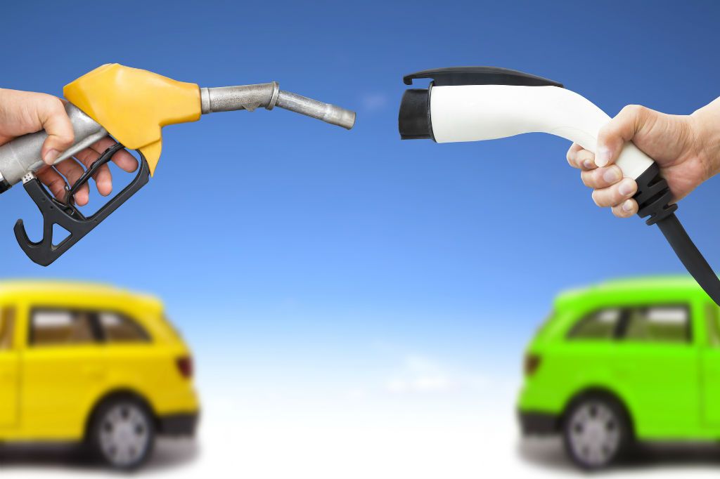 Les voitures électriques, le pétrole et la bataille pour la domination du marché