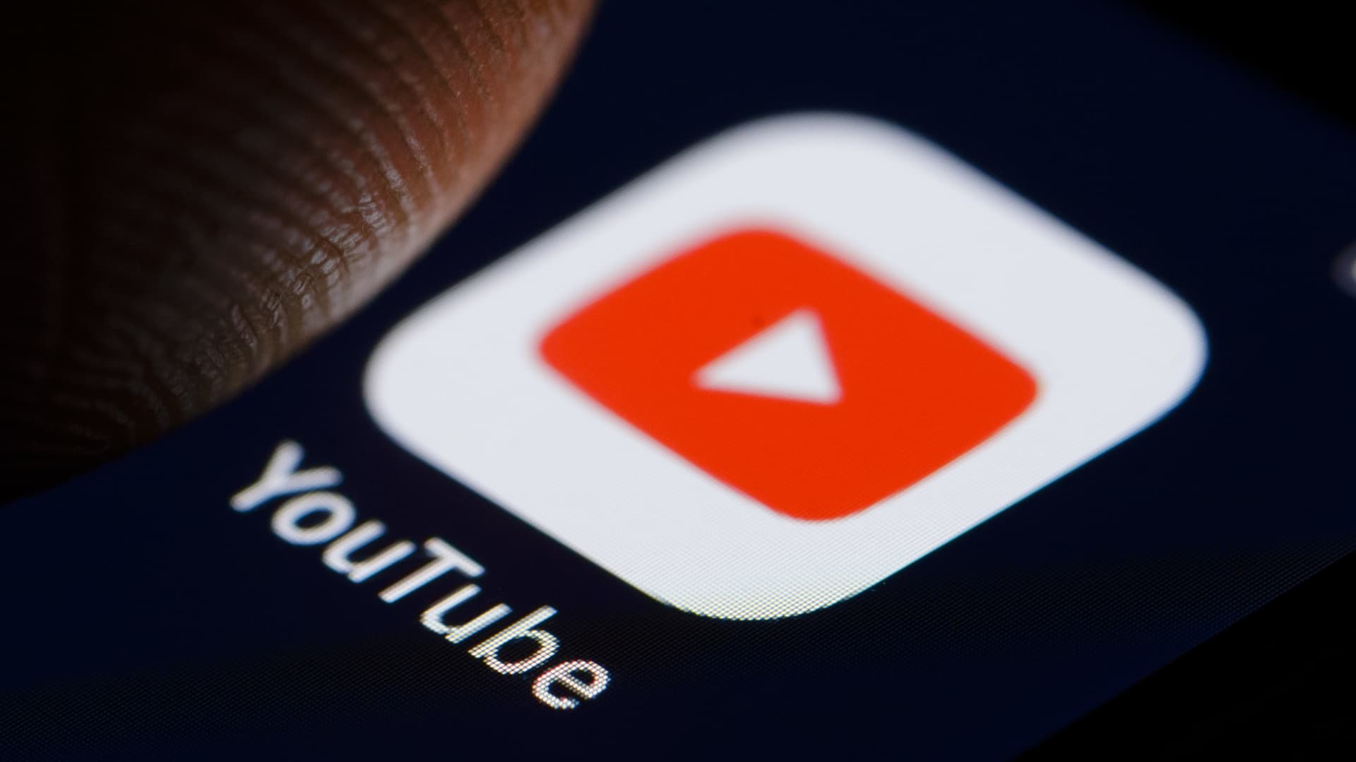 Fact checking : YouTube intensifie la lutte contre les fausses informations médicales