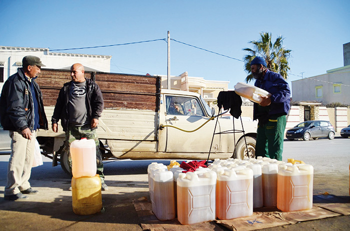 La contrebande de carburant bat son plein au Maghreb