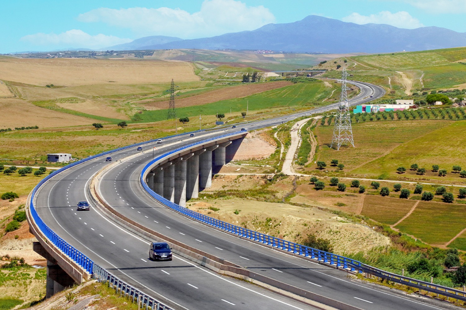 Infrastructures routières : près de 1.200 km de voies express en chantier ou programmés au Maroc