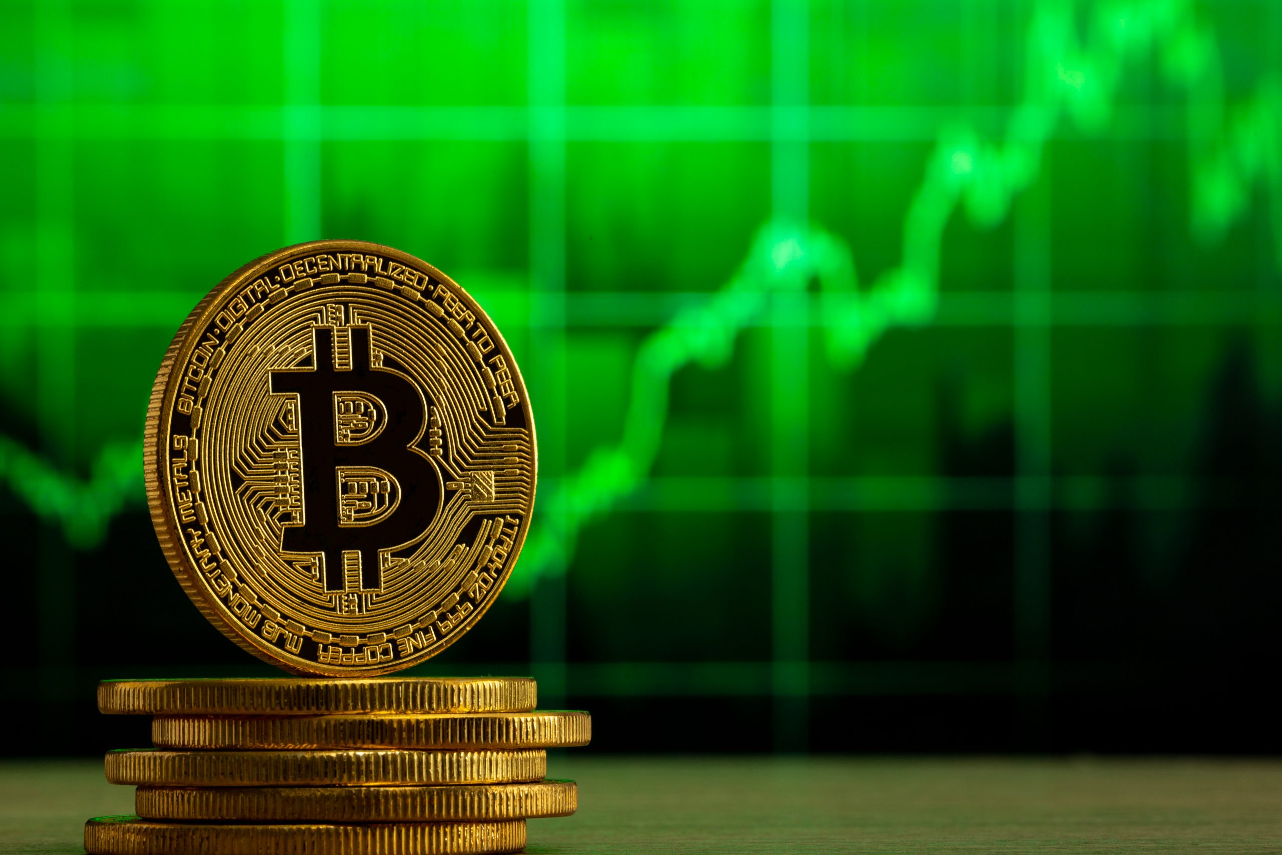 Le bitcoin bat un nouveau record et dépasse les 125.000 dollars