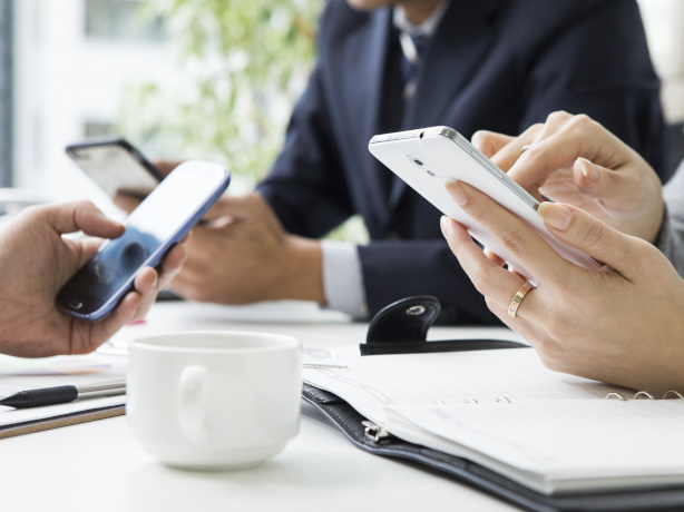 Télécoms : plus de 66,1 millions d’abonnés mobiles à fin septembre 2025