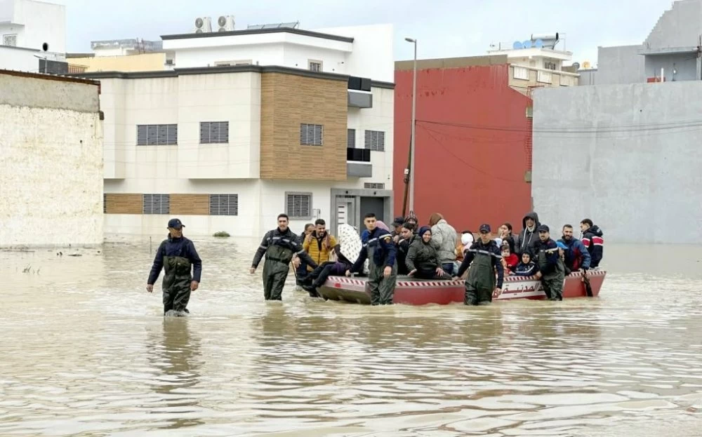 Inondations : plus de 108.000 personnes évacuées, le ministère de l’Intérieur renforce l’alerte dans le nord