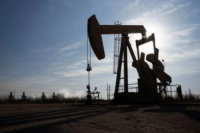 Pétrole : les cours marquent une pause, le marché reste suspendu aux tensions autour du détroit d'Ormuz